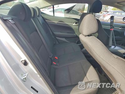 Zdjęcie 10 z 13 samochodu: 2019 HYUNDAI ELANTRA SE VIN:5NPD74LF6KH456983 - miniatura