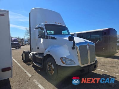 2016 KENWORTH T680 SEMI TRUCK 1XKYA48X1GJ496573 - główne zdjęcie licytacji z USA - miniatura
