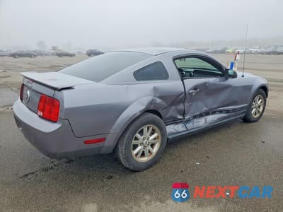 Trzecie zdjęcie samochodu z tyłu: 2007 FORD MUSTANG VIN:1ZVFT80N975351897 - miniatura