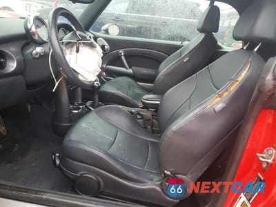 Zdjęcie 8 z 12 samochodu: 2006 MINI COOPER S VIN:WMWRH33556TJ42759 - miniatura