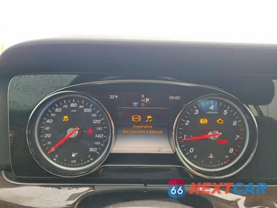 Zdjęcie 9 z 11 samochodu: 2017 MERCEDES-BENZ E 300 4MATIC VIN:WDDZF4KB7HA032838 - miniatura