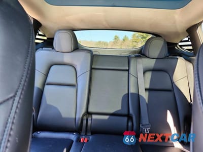 Zdjęcie 10 z 12 samochodu: 2023 TESLA MODEL Y VIN:7SAYGDEE0PF611137 - miniatura