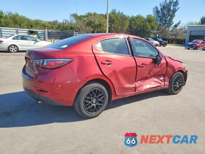 Trzecie zdjęcie samochodu z tyłu: 2018 TOYOTA YARIS IA BASE VIN:3MYDLBYV1JY333627 - miniatura