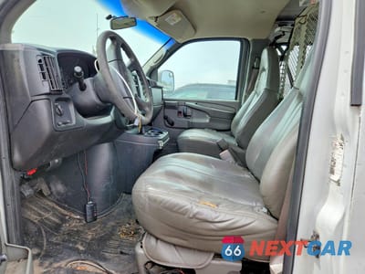 Zdjęcie 7 z 13 samochodu: 2004 GMC SAVANA G2500 VIN:1GTGG25V841114838 - miniatura
