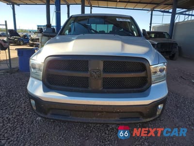 Piąte zdjęcie samochodu w środku: 2018 RAM 1500 LARAMIE VIN:1C6RR7NM0JS253401 - miniatura
