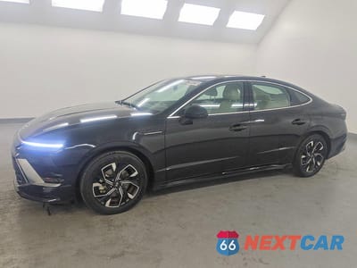 2025 HYUNDAI SONATA SEL KMHL64JA1SA472842 - główne zdjęcie licytacji z USA - miniatura
