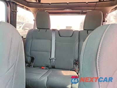 Zdjęcie 10 z 13 samochodu: 2021 JEEP WRANGLER UNLIMITED SPORT VIN:1C4HJXDG3MW528540 - miniatura