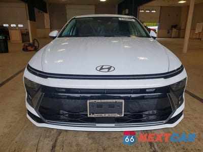 Piąte zdjęcie samochodu w środku: 2025 HYUNDAI SONATA SE VIN:KMHL24JAXSA517210 - miniatura