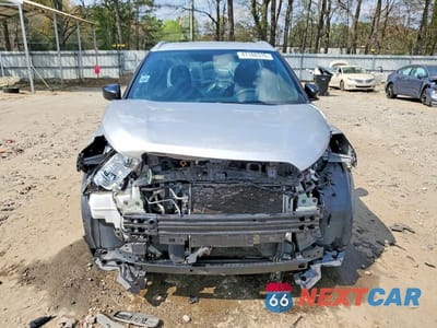Piąte zdjęcie samochodu w środku: 2019 NISSAN KICKS S VIN:3N1CP5CU0KL559187 - miniatura
