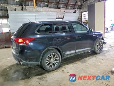 Trzecie zdjęcie samochodu z tyłu: 2016 MITSUBISHI OUTLANDER SE VIN:JA4AZ3A31GZ010606 - miniatura