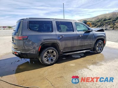 Trzecie zdjęcie samochodu z tyłu: 2024 JEEP WAGONEER SERIES II VIN:1C4SJVBP9RS175152 - miniatura