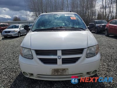 Piąte zdjęcie samochodu w środku: 2005 DODGE GRAND CARAVAN SXT VIN:2D4GP44L35R525687 - miniatura