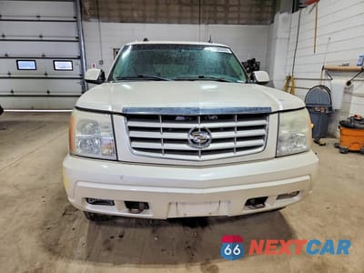 Piąte zdjęcie samochodu w środku: 2005 CADILLAC ESCALADE ESV VIN:3GYFK66N95G120063 - miniatura