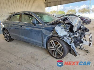 Czwarte zdjęcie samochodu z boku: 2019 AUDI A3 PREMIUM VIN:WAUAUGFF1K1024377 - miniatura