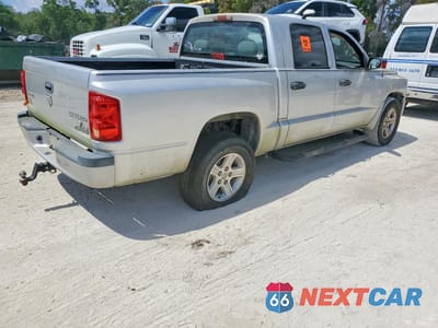 Trzecie zdjęcie samochodu z tyłu: 2011 DODGE DAKOTA SLT VIN:1D7RE3GK6BS511789 - miniatura