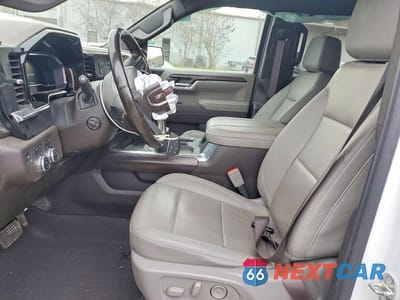 Zdjęcie 7 z 13 samochodu: 2024 GMC SIERRA K1500 SLT VIN:3GTUUDED4RG189902 - miniatura