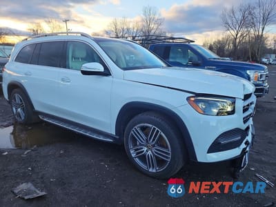 Czwarte zdjęcie samochodu z boku: 2023 MERCEDES-BENZ GLS 450 4MATIC VIN:4JGFF5KE4PA887794 - miniatura