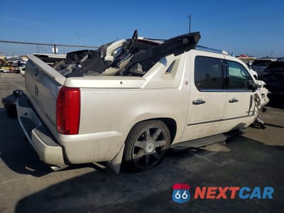 Trzecie zdjęcie samochodu z tyłu: 2012 CADILLAC ESCALADE EXT LUXURY VIN:3GYT4MEF5CG232965 - miniatura