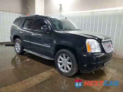Czwarte zdjęcie samochodu z boku: 2009 GMC YUKON DENALI VIN:1GKFK032X9R279438 - miniatura