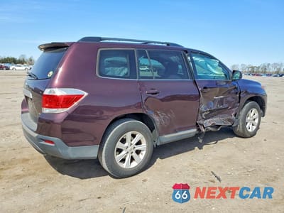 Trzecie zdjęcie samochodu z tyłu: 2012 TOYOTA HIGHLANDER BASE VIN:5TDBK3EH0CS125892 - miniatura