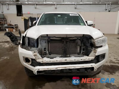 Piąte zdjęcie samochodu w środku: 2016 TOYOTA TACOMA SR VIN:5TFSX5EN3GX044579 - miniatura
