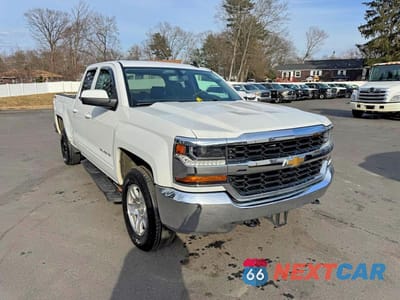Czwarte zdjęcie samochodu z boku: 2019 CHEVROLET SILVERADO LD K1500 LT VIN:2GCVKPEC0K1138575 - miniatura