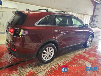 Trzecie zdjęcie samochodu z tyłu: 2017 KIA SORENTO LX VIN:5XYPGDA34HG257582 - miniatura