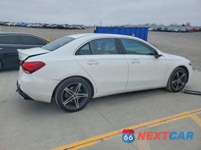 Trzecie zdjęcie samochodu z tyłu: 2019 MERCEDES-BENZ A 220 4MATIC VIN:WDD3G4FB4KW020783 - miniatura