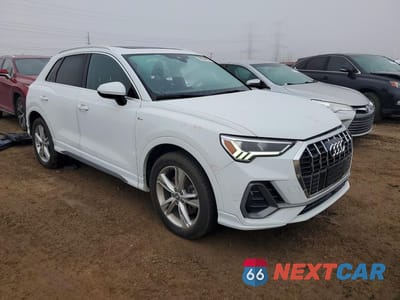 Czwarte zdjęcie samochodu z boku: 2020 AUDI Q3 VIN:WA1EECF36L1081220 - miniatura