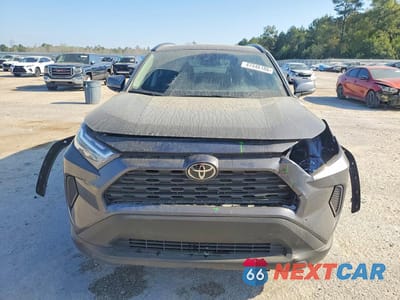 Piąte zdjęcie samochodu w środku: 2025 TOYOTA RAV4 XLE VIN:2T3W1RFV8SC356727 - miniatura