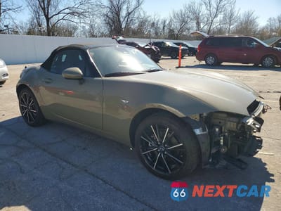 Czwarte zdjęcie samochodu z boku: 2024 MAZDA MX-5 MIATA GRAND TOURING VIN:JM1NDAD75R0604387 - miniatura