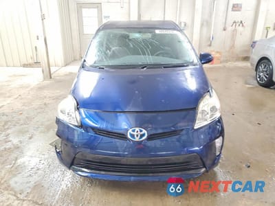 Piąte zdjęcie samochodu w środku: 2015 TOYOTA PRIUS TWO VIN:JTDKN3DU0F1873999 - miniatura