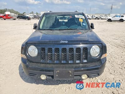 Piąte zdjęcie samochodu w środku: 2016 JEEP PATRIOT SPORT VIN:1C4NJPBB0GD810161 - miniatura