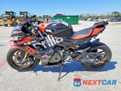 Trzecie zdjęcie samochodu z tyłu: 2026 APRILIA RS 660 FACTORY VIN:ZD4XGUB01TS000066 - miniatura