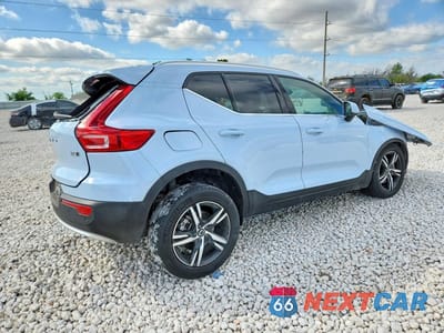 Trzecie zdjęcie samochodu z tyłu: 2024 VOLVO XC40 CORE VIN:YV4L12UK1R2356490 - miniatura