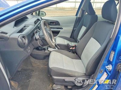 Zdjęcie 13 z 24 samochodu: 2013 TOYOTA PRIUS C TWO VIN:JTDKDTB33D1556020 - miniatura