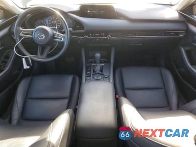 Zdjęcie 8 z 12 samochodu: 2021 MAZDA 3 SELECT VIN:JM1BPABL1M1337603 - miniatura