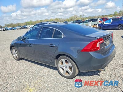 Drugie zdjęcie samochodu z przodu: 2013 VOLVO S60 T5 VIN:YV1612FS9D2178876 - miniatura