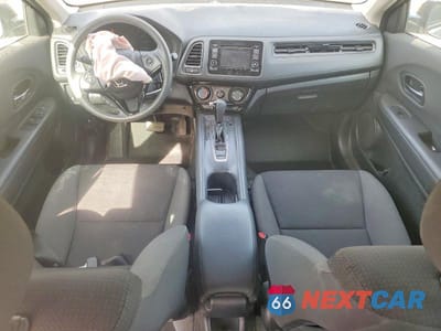 Zdjęcie 8 z 14 samochodu: 2021 HONDA HR-V LX VIN:3CZRU6H35MM733350 - miniatura
