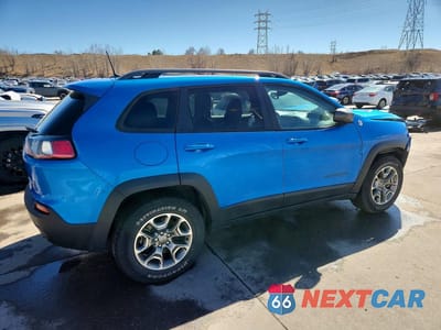 Trzecie zdjęcie samochodu z tyłu: 2021 JEEP CHEROKEE TRAILHAWK VIN:1C4PJMBX9MD171910 - miniatura