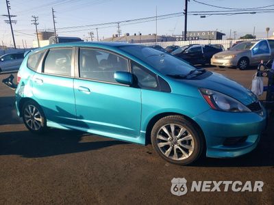 Czwarte zdjęcie samochodu z boku: 2013 HONDA FIT SPORT VIN:JHMGE8H53DC060453 - miniatura
