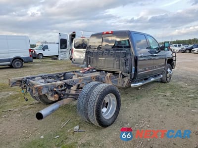 Trzecie zdjęcie samochodu z tyłu: 2019 CHEVROLET SILVERADO K3500 LTZ VIN:1GC4KXEY3KF265806 - miniatura