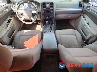 Zdjęcie 8 z 13 samochodu: 2008 CHRYSLER 300 LX VIN:2C3LA43R58H210150 - miniatura