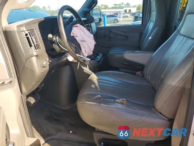Zdjęcie 7 z 12 samochodu: 2018 CHEVROLET EXPRESS 2500 CARGO DELIVERY VAN VIN:1GCWGAFP0J1316557 - miniatura