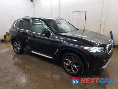 Czwarte zdjęcie samochodu z boku: 2024 BMW X3 XDRIVE30I VIN:5UX53DP06R9W79516 - miniatura