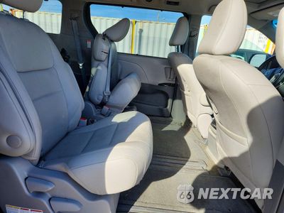 Zdjęcie 11 z 13 samochodu: 2015 TOYOTA SIENNA XLE 8-PASSENGER VIN:5TDYK3DC6FS544897 - miniatura