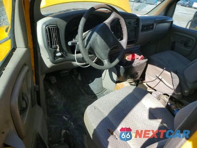 Zdjęcie 8 z 13 samochodu: 2001 GMC SAVANA CUTAWAY G3500 VIN:1GDHG31R611902513 - miniatura