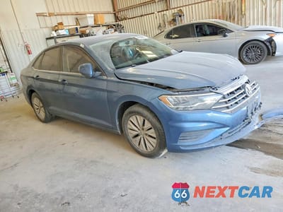 Czwarte zdjęcie samochodu z boku: 2020 VOLKSWAGEN JETTA S VIN:3VWCB7BU2LM072865 - miniatura