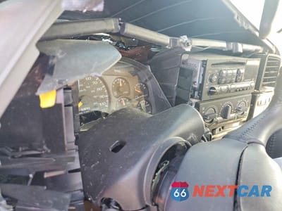 Zdjęcie 9 z 13 samochodu: 2001 GMC YUKON XL C1500 VIN:1GKEC16T21J159607 - miniatura