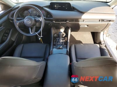 Zdjęcie 8 z 12 samochodu: 2024 MAZDA 3 SELECT SPORT VIN:3MZBPABM2RM400790 - miniatura